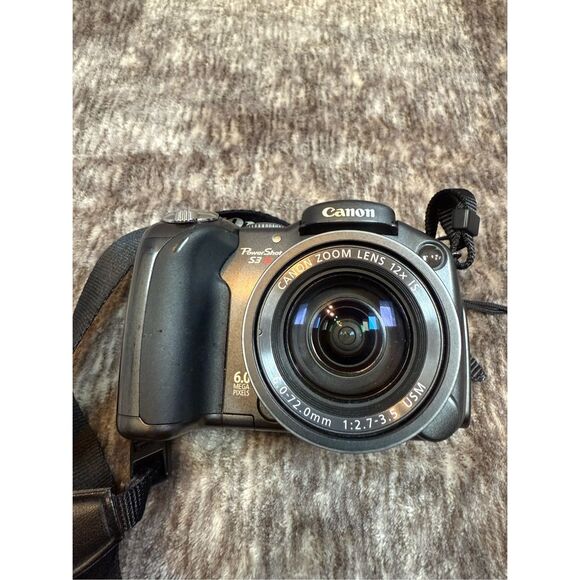 Cannon Powershot S3 IS Camera With 6.0 Megapixel Sensor - Picture 2 of 10